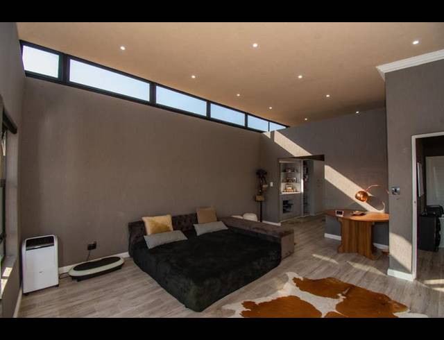 5 BEDROOM HOUSE FOR SALE IN COPPERLEAF ESTATE